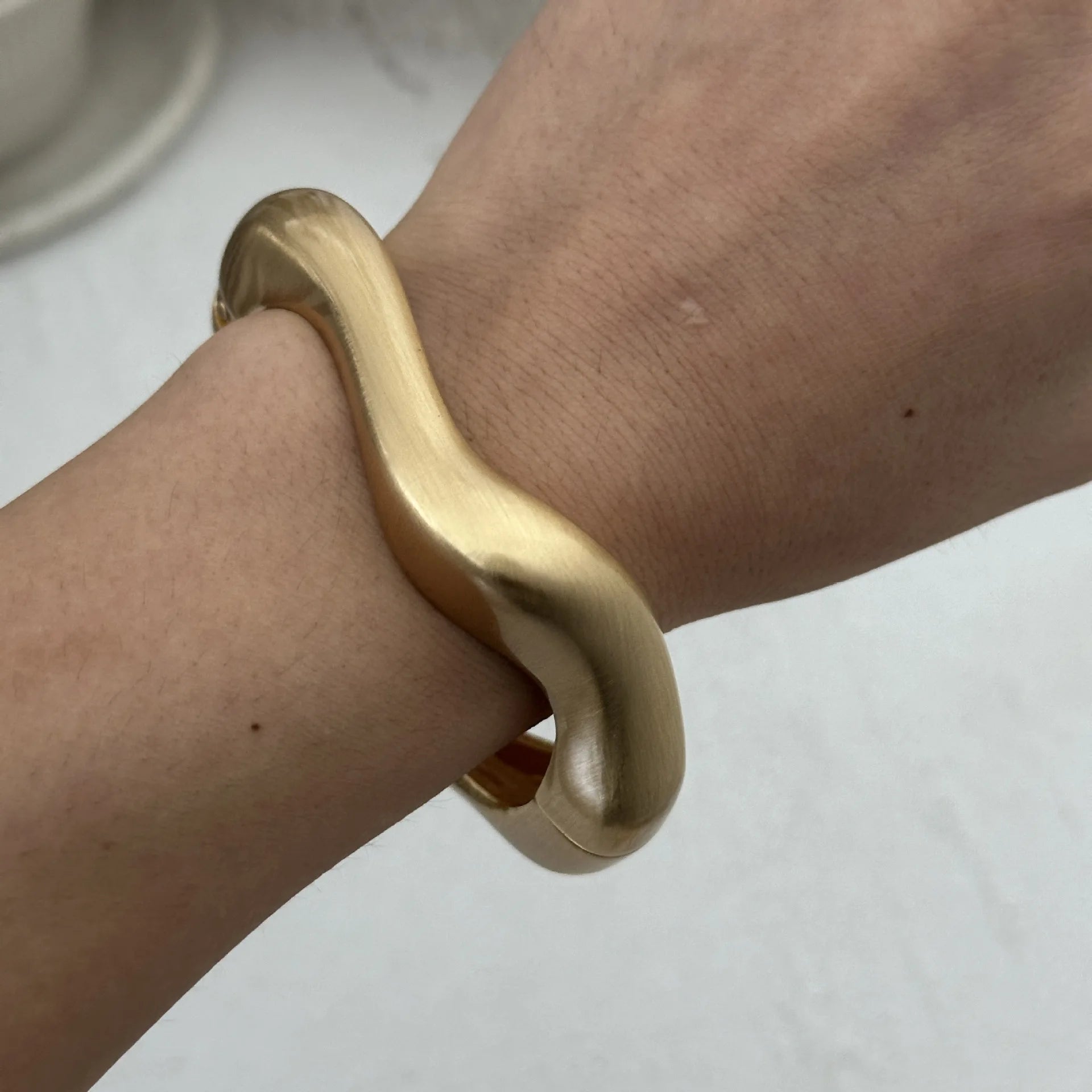 2024 New Arrival Fashion Cheap Wholesale Chunky Retro Bracelet Wide Cuff Smooth Stripes  Water Drop Silver Round Women Bangle