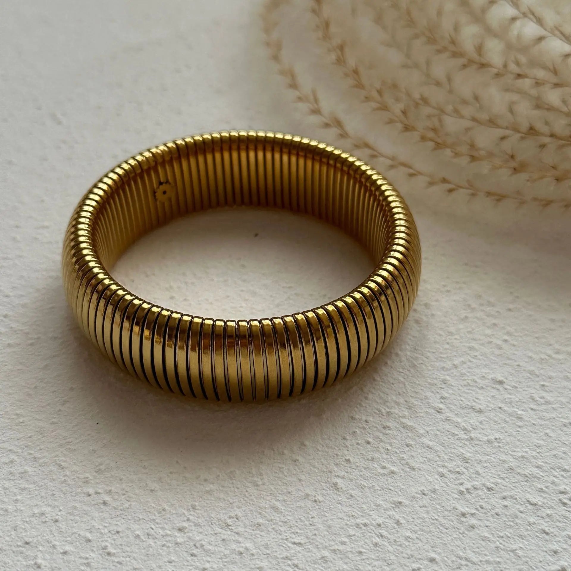 2024 New Arrival Fashion Cheap Wholesale Chunky Retro Bracelet Wide Cuff Smooth Stripes  Water Drop Silver Round Women Bangle