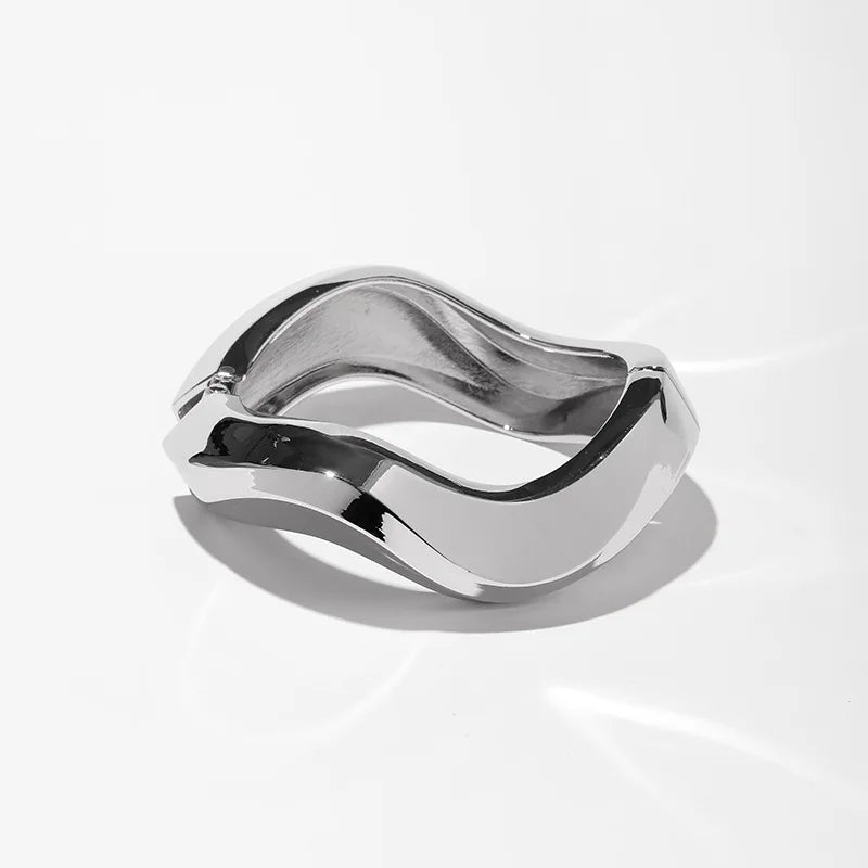 2024 New Arrival Fashion Cheap Wholesale Chunky Retro Bracelet Wide Cuff Smooth Stripes  Water Drop Silver Round Women Bangle