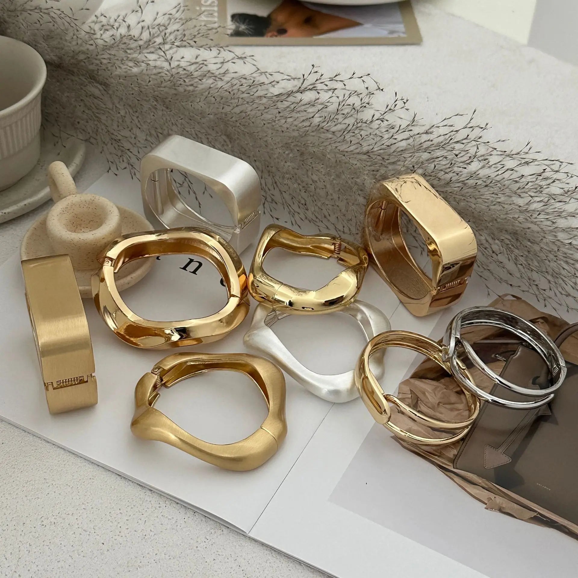 2024 New Arrival Fashion Cheap Wholesale Chunky Retro Bracelet Wide Cuff Smooth Stripes  Water Drop Silver Round Women Bangle