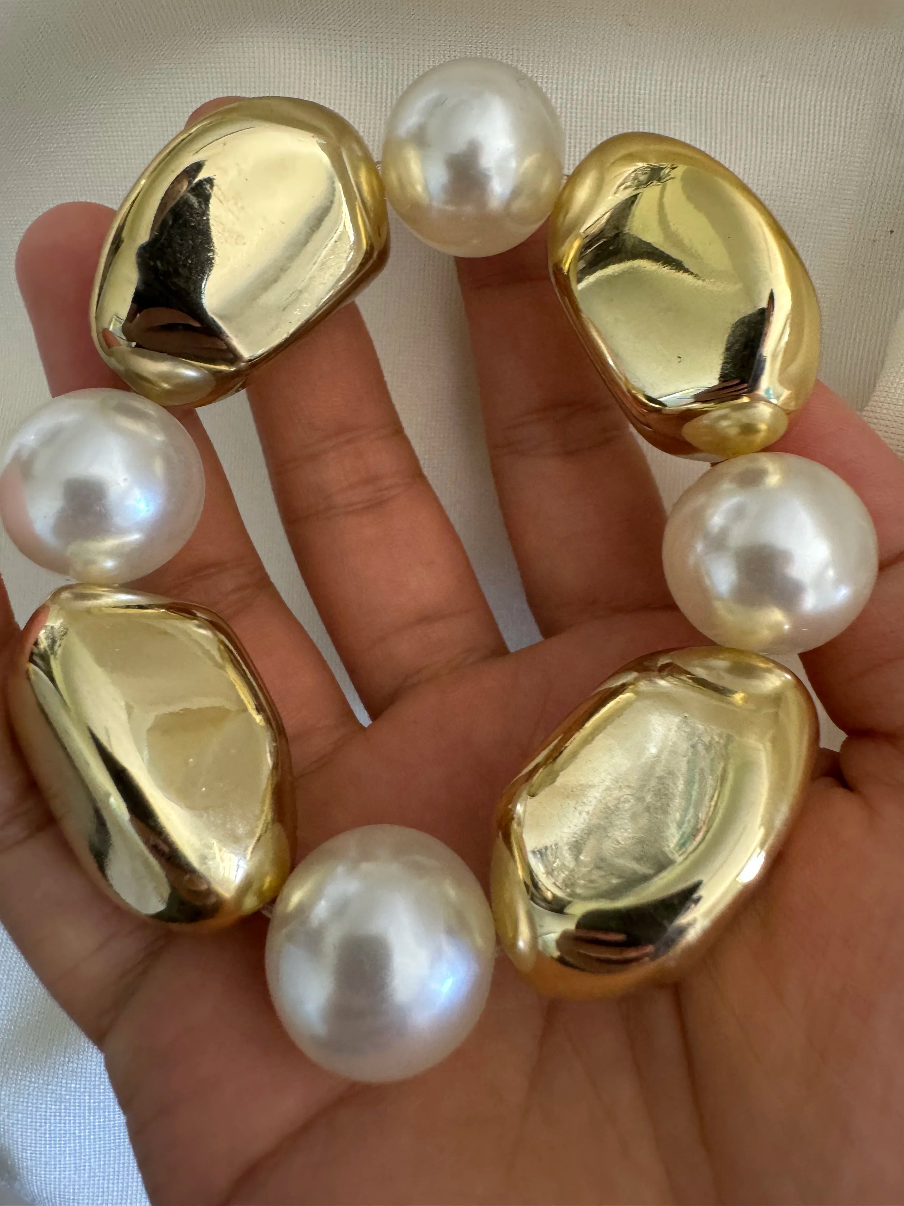 2024 New Arrival Fashion Cheap Wholesale Chunky Retro Bracelet Wide Cuff Smooth Stripes  Water Drop Silver Round Women Bangle