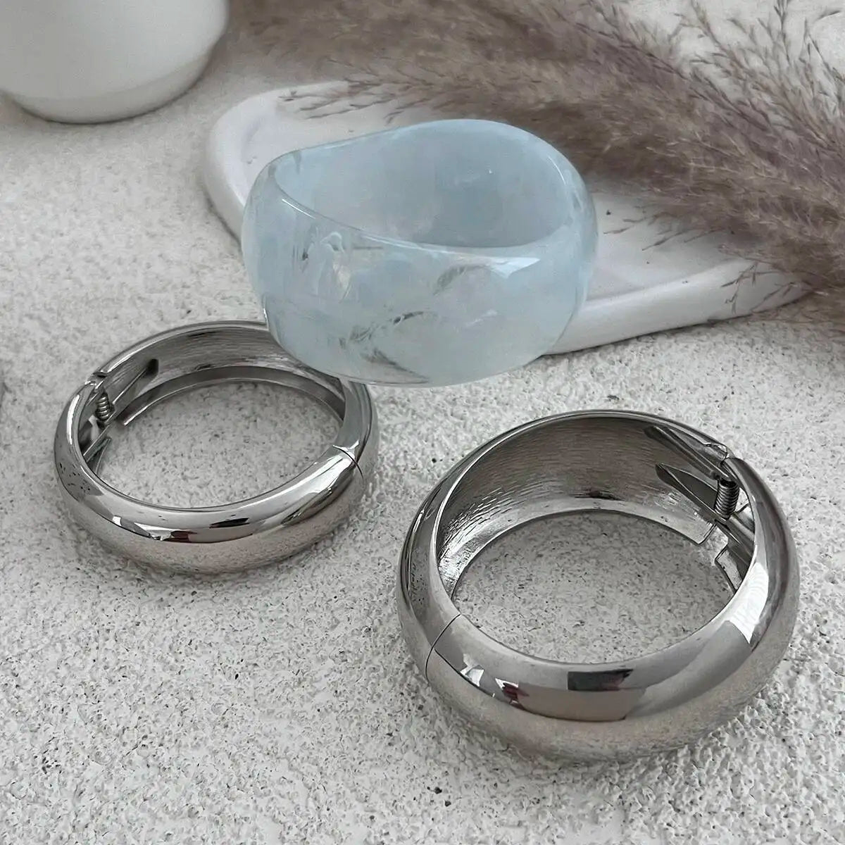 KunJoe – Bracelet large et épais en résine acrylique bleue pour femmes, Punk brillant, cercle géométrique, métal, ouvert, printemps, Y2k