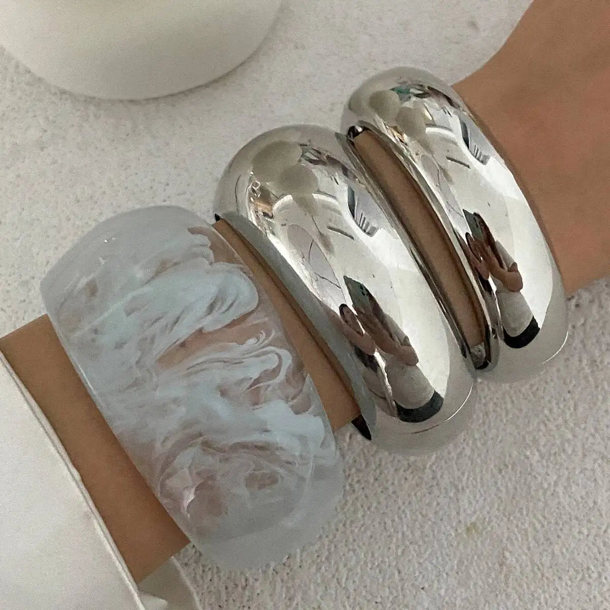 KunJoe – Bracelet large et épais en résine acrylique bleue pour femmes, Punk brillant, cercle géométrique, métal, ouvert, printemps, Y2k